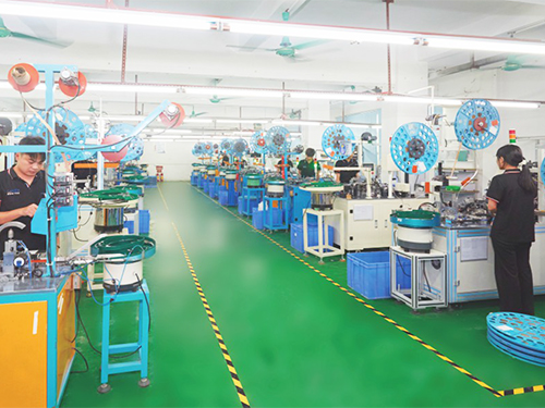 自動(dòng)化裝配車(chē)間